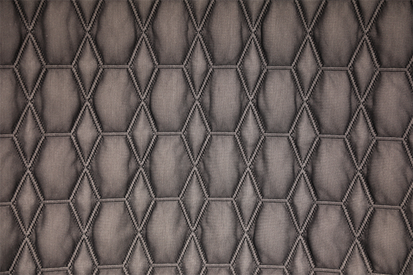 Strong three-dimensional dark knitted air layer